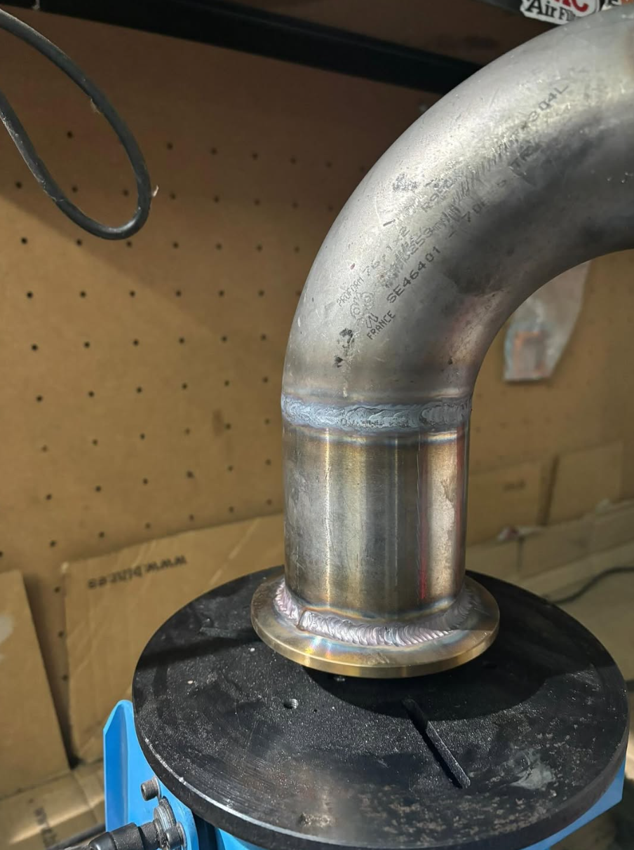 Curva em inox com flange soldada TIG